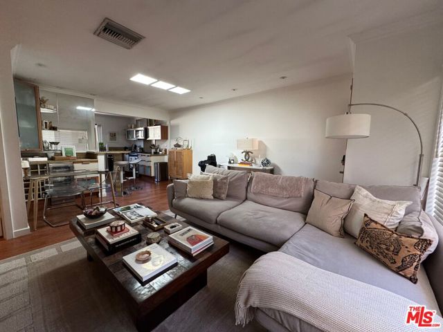 864 Granville Avenue photo 42