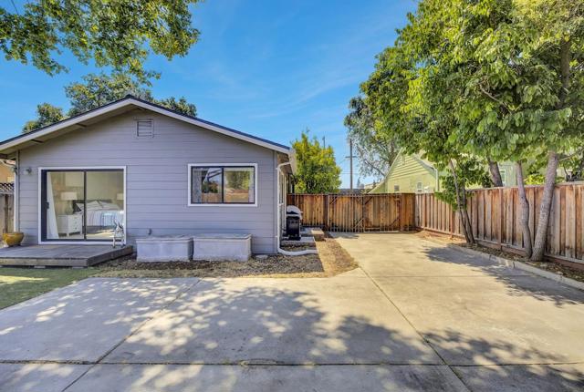 111 E Hedding Street, San Jose CA: https://media.crmls.org/mediaz/a0b48feb-a619-45cf-810d-a40f2ec0fdbc.jpg