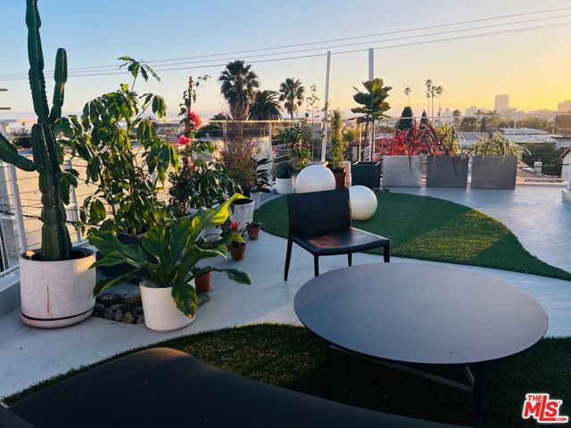 1244 14th Street, Santa Monica CA: https://media.crmls.org/mediaz/a0b64d3c-eead-4957-b40a-1b739c88c4bd.jpg