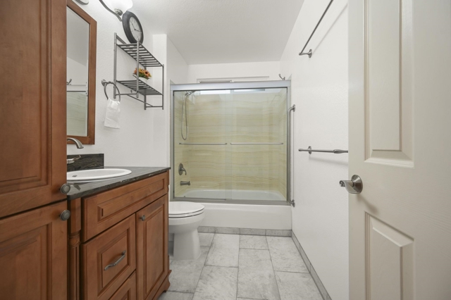 Image 21 of 34 For 415 Orchard View Ave