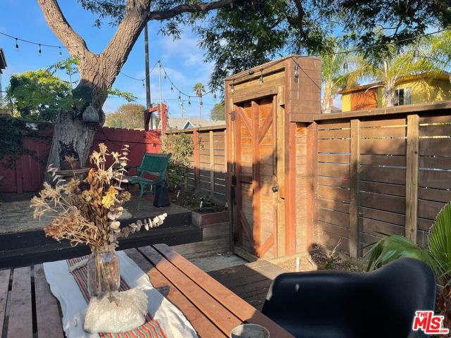 547 Brooks Avenue, Venice CA: https://media.crmls.org/mediaz/a0b6e873-68ea-444c-a1d6-f339e8933f37.jpg