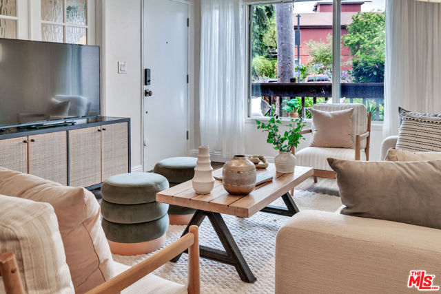 4939 Maytime Lane, Culver City CA: https://media.crmls.org/mediaz/a0b6fcfd-8d57-4efb-9017-6b9260bf61f2.jpg