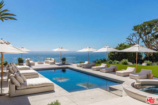 24824 Pacific Coast Highway, Malibu CA: https://media.crmls.org/mediaz/a0b71421-466c-4e2b-b5cb-13fe05448d81.jpg