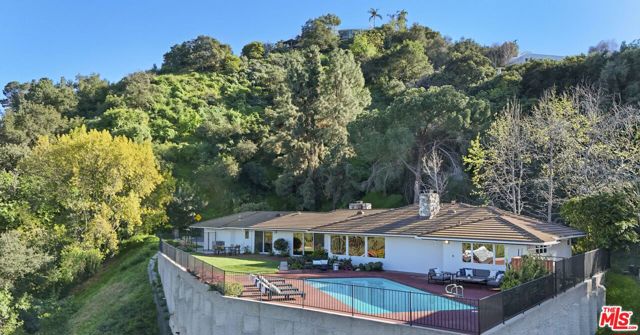 Photo of 11107 Mountcastle Drive, Studio City, CA 91604