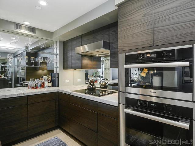 100 Harbor Drive, San Diego CA: https://media.crmls.org/mediaz/a0b77f73-4cd5-4838-959f-19921b1fbc90.jpg