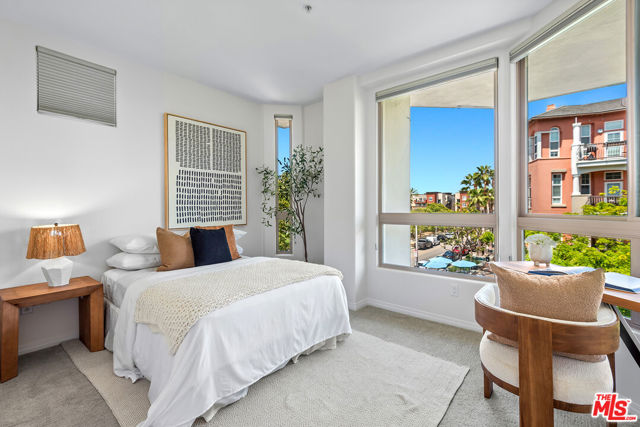 13044 Pacific, Playa Vista CA: https://media.crmls.org/mediaz/a0b7c393-f548-4492-9676-b4b3c9255187.jpg