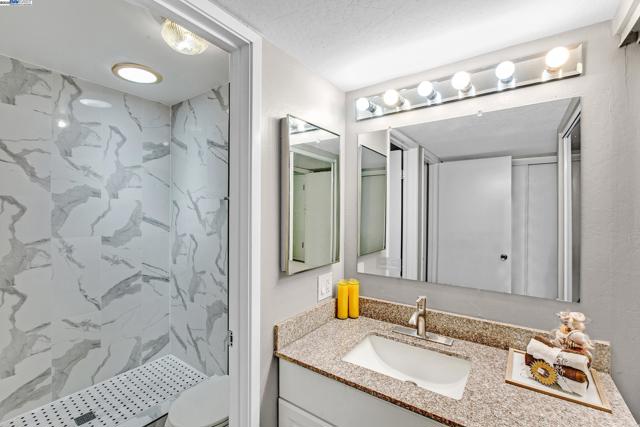 1328 Star Bush Ln, San Jose CA: https://media.crmls.org/mediaz/a0b972eb-939f-41ab-90ee-a9e60aa75636.jpg