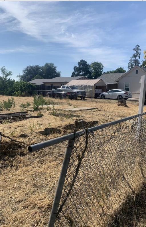 326 Oak Avenue, Galt CA: https://media.crmls.org/mediaz/a0b9f25a-510a-4f0f-a1c8-f0b4581cada2.jpg