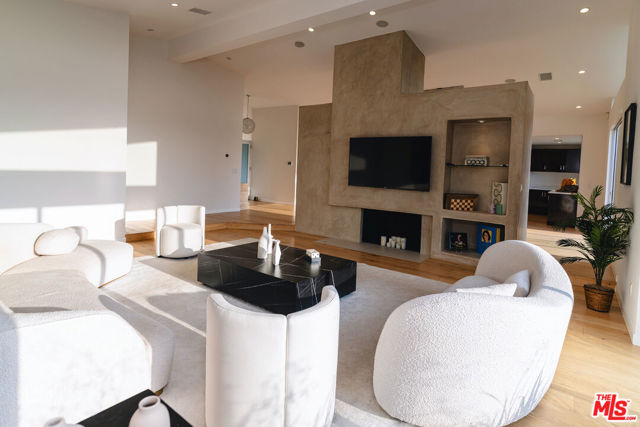 3423 Scadlock Lane, Sherman Oaks CA: https://media.crmls.org/mediaz/a0ba050f-7b36-4111-b7ed-680f81b07ae9.jpg