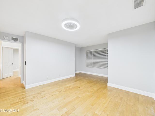 29650 Kimberly Drive, Agoura Hills CA: https://media.crmls.org/mediaz/a0ba88fe-32dc-448c-9786-8aa789c5299f.jpg