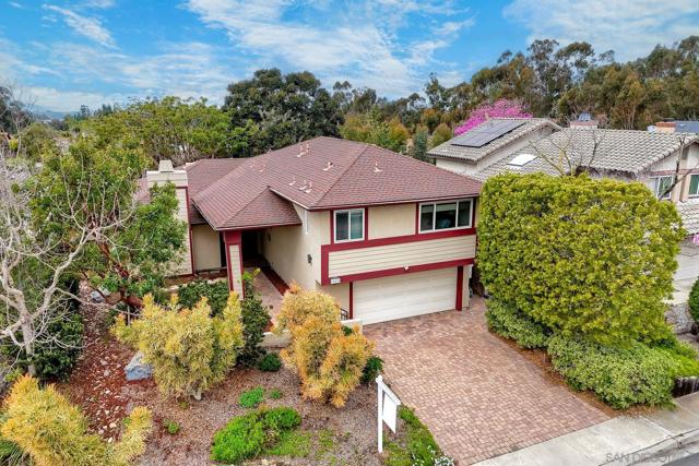 10434 Woodchuck Pt, San Diego CA: https://media.crmls.org/mediaz/a0ba8d30-69bb-40f7-9acb-a5819ee96423.jpg