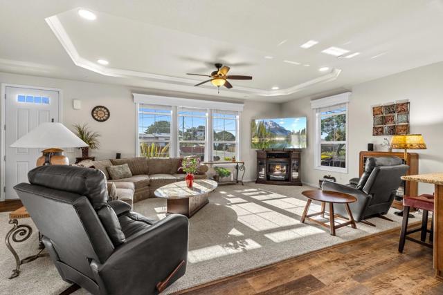 541 Casanova Avenue, Monterey CA: https://media.crmls.org/mediaz/a0bad0ce-d4a3-4258-8042-0bde1aa60518.jpg
