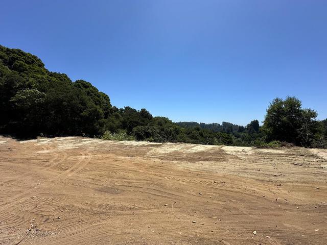 5601 Freedom Boulevard, Aptos CA: https://media.crmls.org/mediaz/a0bad55f-2eca-4c9b-aa54-3d2cc0a2ba18.jpg