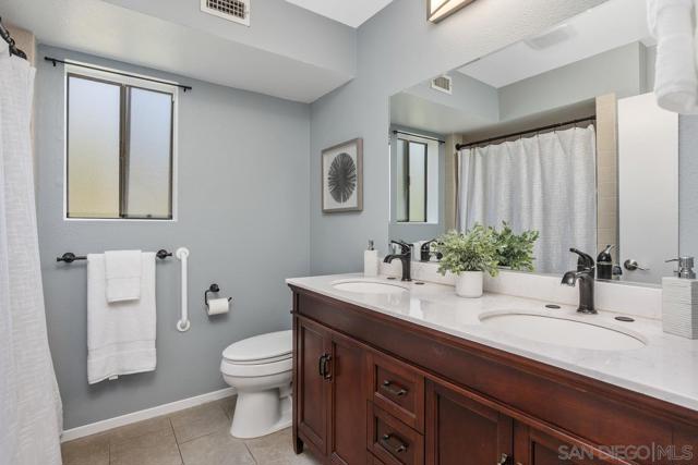 14210 Tierra Bonita Road, Poway CA: https://media.crmls.org/mediaz/a0bb577a-57de-4e17-92c4-4a8259db540c.jpg