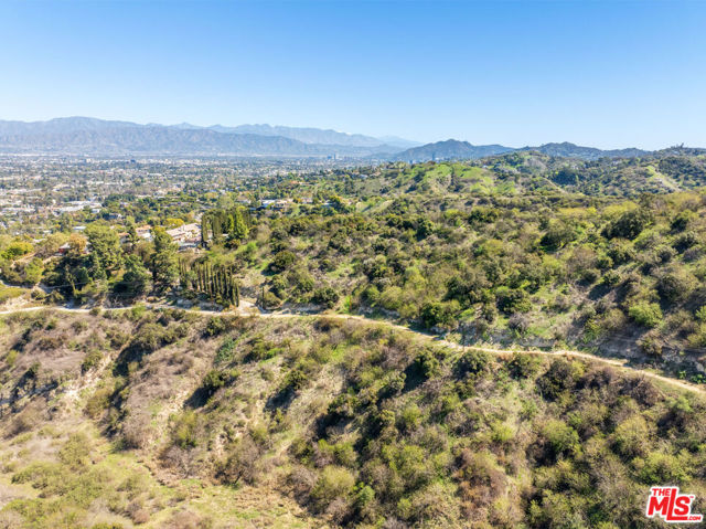 13420 Sidney Drive, Sherman Oaks CA: https://media.crmls.org/mediaz/a0bb61b5-3390-4430-ac3c-7778b04d0445.jpg