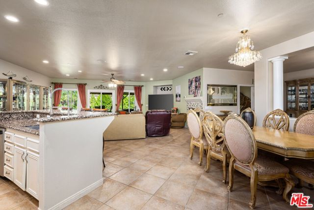 850 Ventana, Palm Springs, CA 92262