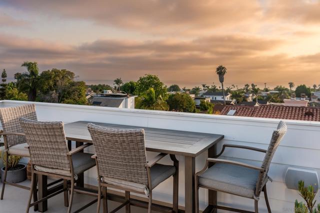 1041 Van Nuys St, San Diego CA: https://media.crmls.org/mediaz/a0bce027-6620-48e8-a129-e1cf0044a0e0.jpg