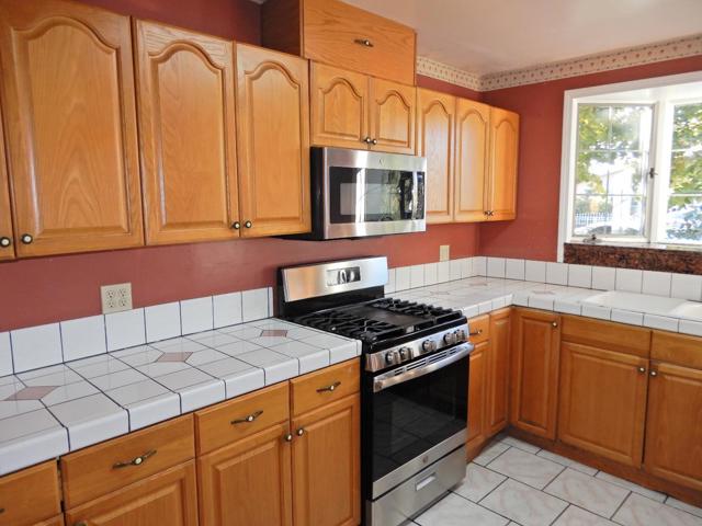 2060 Pulgas Avenue, East Palo Alto CA: https://media.crmls.org/mediaz/a0bd562b-0b1d-41ca-9fde-b7457165c93b.jpg