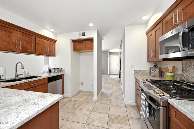 Detail Gallery Image 18 of 48 For 28763 Conejo View Dr, Agoura Hills,  CA 91301 - 3 Beds | 1/1 Baths