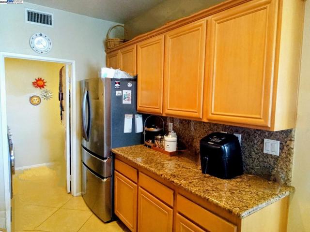 24350 Lorenzo Ln,  CA: https://media.crmls.org/mediaz/a0bdfef4-5ce6-48ff-817c-f051e5c4184f.jpg
