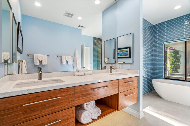 1399 N ViA Donna, Palm Springs CA: https://media.crmls.org/mediaz/a0be5082-5062-458d-b858-91304fd7f754.jpg