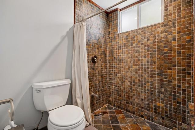 990 Avenue Alhambra, Half Moon Bay CA: https://media.crmls.org/mediaz/a0bf2dbe-9ce2-45ad-a0c7-c5e383501662.jpg