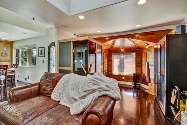 372 Fleming Avenue, San Jose CA: https://media.crmls.org/mediaz/a0bf4107-610e-476d-b78b-6cbc127c5af0.jpg