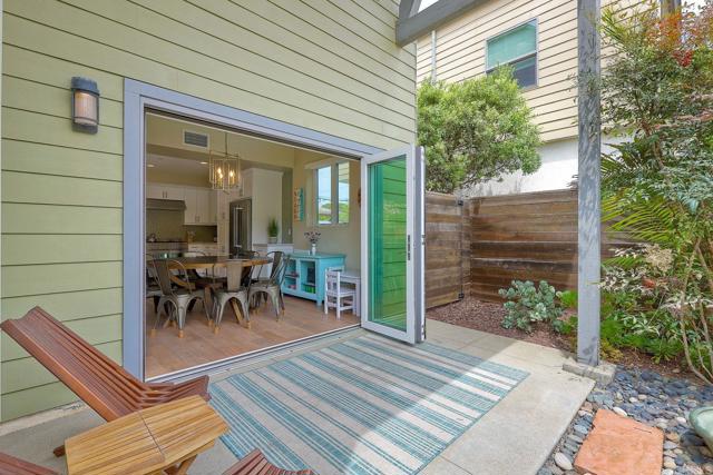 295 Chinquapin Ave, Carlsbad CA: https://media.crmls.org/mediaz/a0bf7278-e002-4d3c-b585-31004f25beb6.jpg