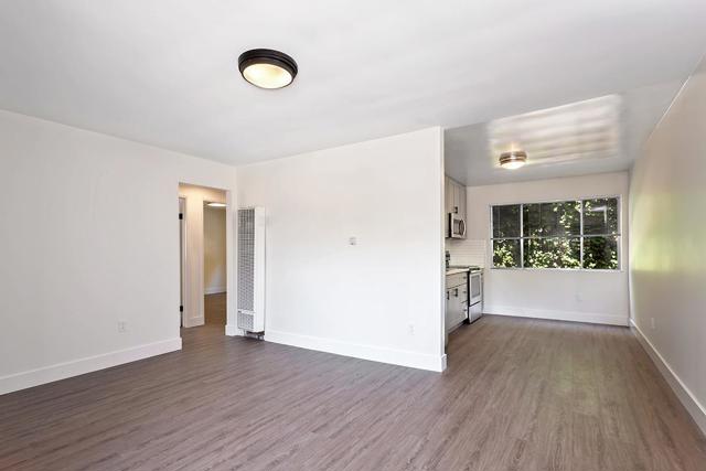 655663 Moorpark Way, Mountain View CA: https://media.crmls.org/mediaz/a0bf8fed-f118-40a4-8380-c16324d56df2.jpg