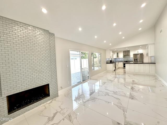 Detail Gallery Image 13 of 30 For 10462 Yarmouth Ave, Granada Hills,  CA 91344 - 4 Beds | 2 Baths
