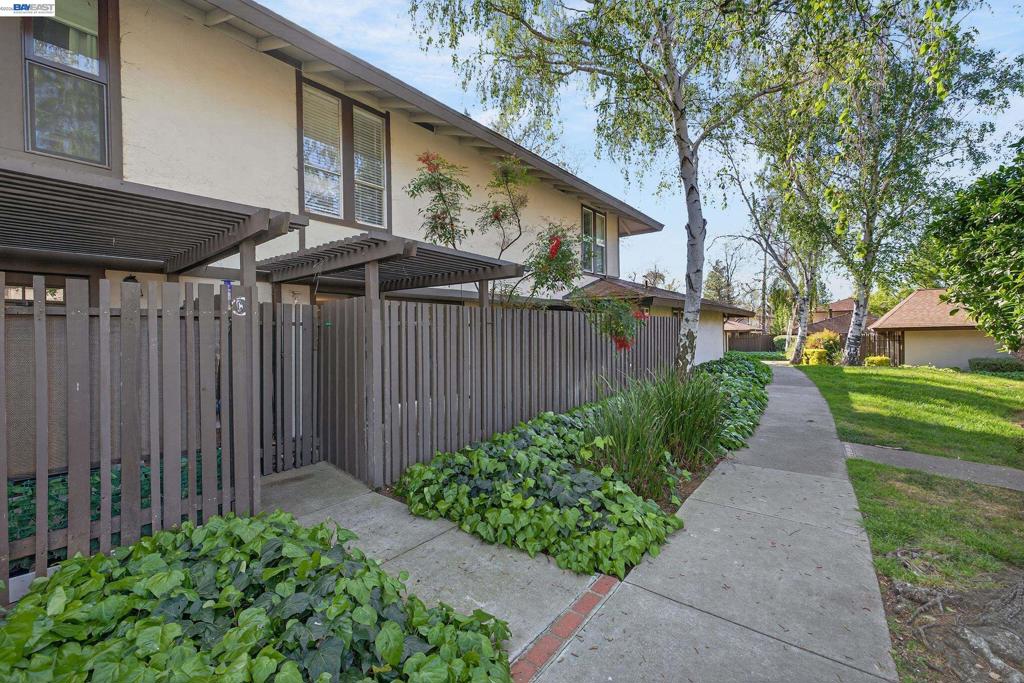 5497 Roundtree Dr #D