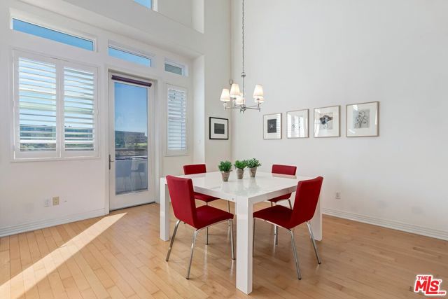 7100 Playa Vista Drive, Playa Vista CA: https://media.crmls.org/mediaz/a0c080d3-6eb7-4df2-9e1e-637b65ada10c.jpg