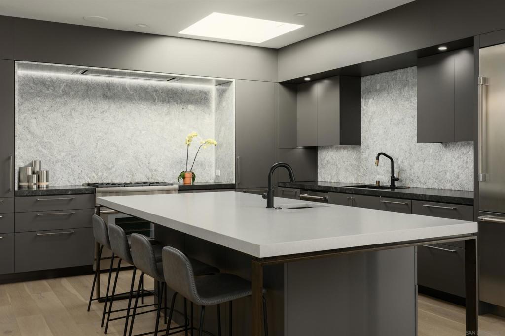 7747 Whitefield - photo 10