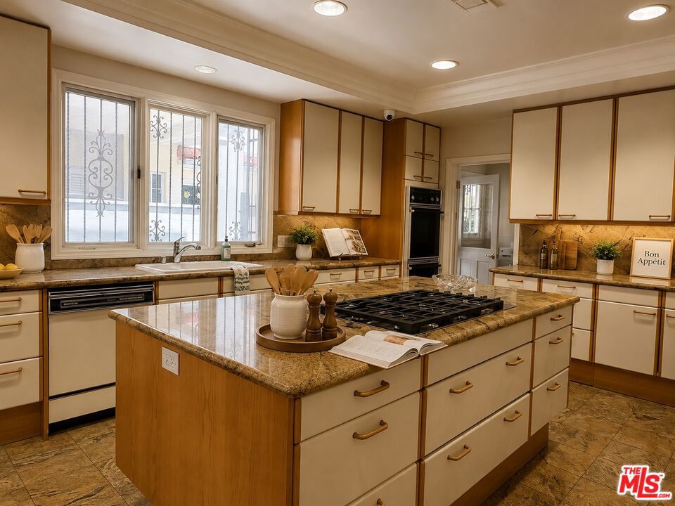MLS #26860307 image #16