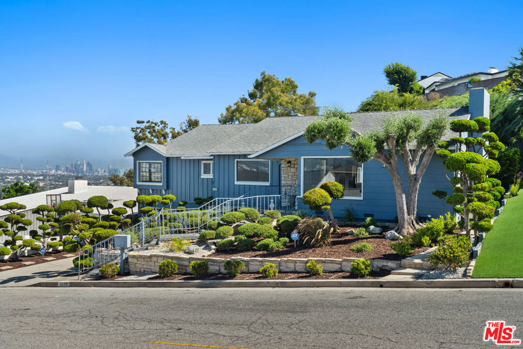 5266 Veronica Street