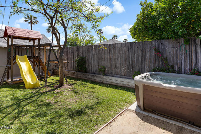 1807 New York Drive, Altadena CA: https://media.crmls.org/mediaz/a0c2ebb1-ada9-4ef4-aec2-cda23e7e0a2a.jpg
