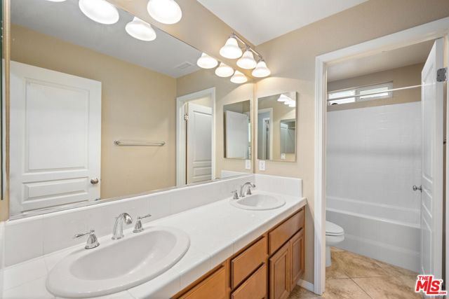 45495 Peacock Place, Temecula CA: https://media.crmls.org/mediaz/a0c31bec-975a-4693-889f-b37312e74d4b.jpg