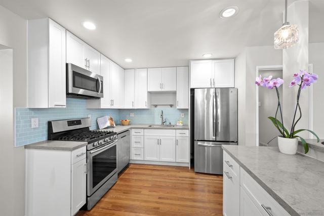 3833 Tomahawk Ln, San Diego CA: https://media.crmls.org/mediaz/a0c67e3e-0dfa-4c4e-b7db-a33dc34d9163.jpg