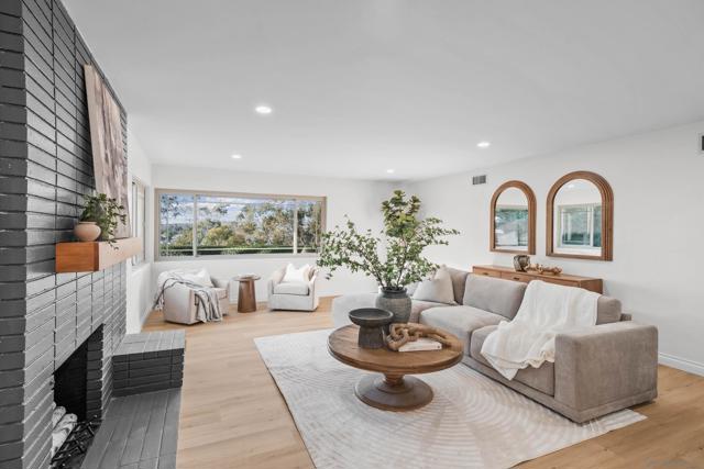 5161 Dorman Dr, San Diego CA: https://media.crmls.org/mediaz/a0c6d4b2-46cc-4753-ab44-aab23d28b7cb.jpg