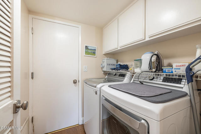 411 Blackhawk Drive, Newbury Park CA: https://media.crmls.org/mediaz/a0c7b0c8-5754-4057-90d1-396c81d46093.jpg