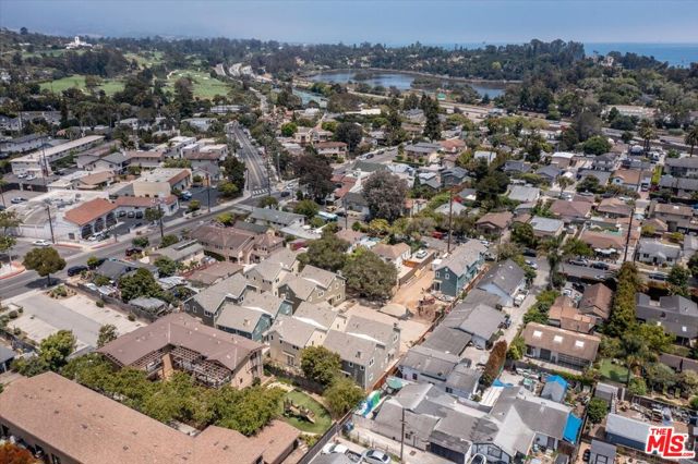 1317 Punta Gorda, Santa Barbara CA: https://media.crmls.org/mediaz/a0c85eac-eee7-48f4-bd21-af3de37ef9c5.jpg