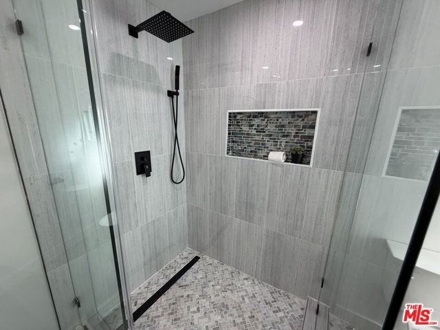10419 Vassar Avenue photo 20