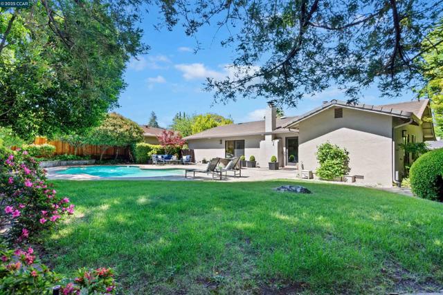 924 Cheyenne Dr, Walnut Creek CA: https://media.crmls.org/mediaz/a0c87be1-fde7-403b-bcbe-d2edf7a4e2d9.jpg