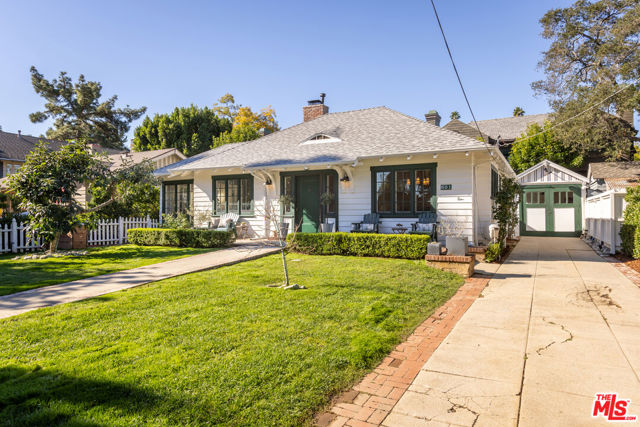 601 S Hudson Avenue, Pasadena CA: https://media.crmls.org/mediaz/a0c8fc83-1c09-46cc-b2b8-9303600ba5e7.jpg