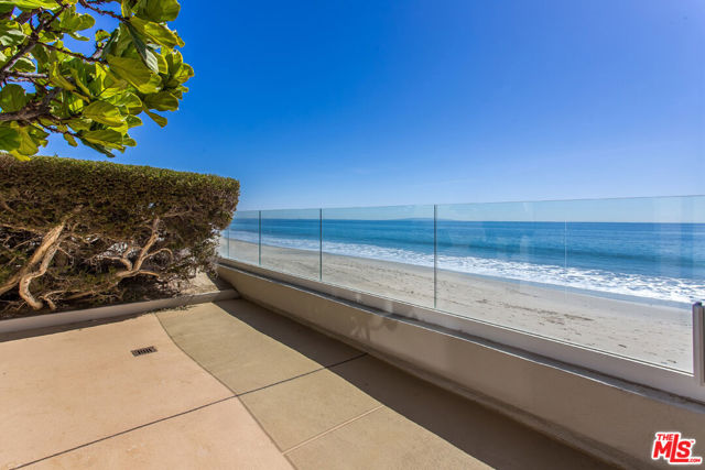 22548 PACIFIC COAST Highway, Malibu CA: https://media.crmls.org/mediaz/a0c90f69-2776-43fa-a060-cf9116b5f0de.jpg