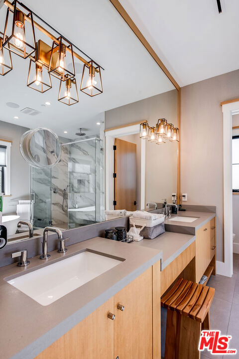 4365 Kraft Avenue, Studio City CA: https://media.crmls.org/mediaz/a0c98acc-40c0-40e3-9961-81159d2b0a51.jpg