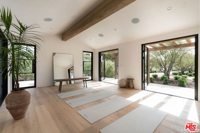 4200 Marina Drive, Santa Barbara CA: https://media.crmls.org/mediaz/a0c99553-479d-4c3d-a5e7-f7bcc8f1c90f.jpg