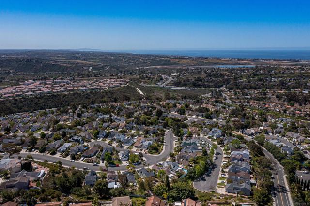 4503 Carnaby, Carlsbad CA: https://media.crmls.org/mediaz/a0cae158-995f-4e95-b09c-ab063e1714b9.jpg