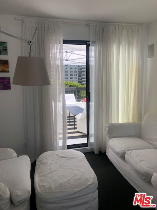 9033 VISTA GRANDE Street, West Hollywood CA: https://media.crmls.org/mediaz/a0cae1cd-ebe3-4586-aa5d-9893e7d8c7ff.jpg