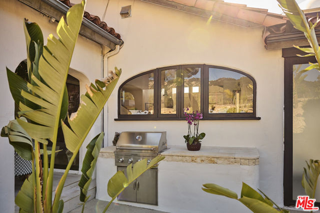 2266 Cold Canyon Road, Calabasas CA: https://media.crmls.org/mediaz/a0cb6eba-7b0a-448d-ba95-11c336fbcdbc.jpg
